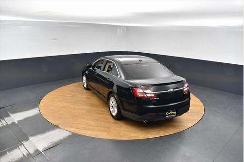 2017 Ford Taurus SE