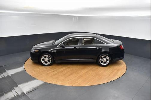 2017 Ford Taurus SE