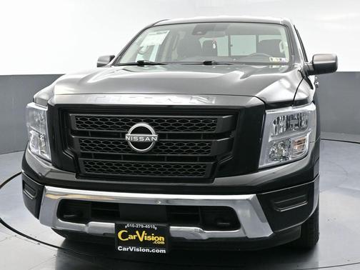 2023 Nissan Titan SV
