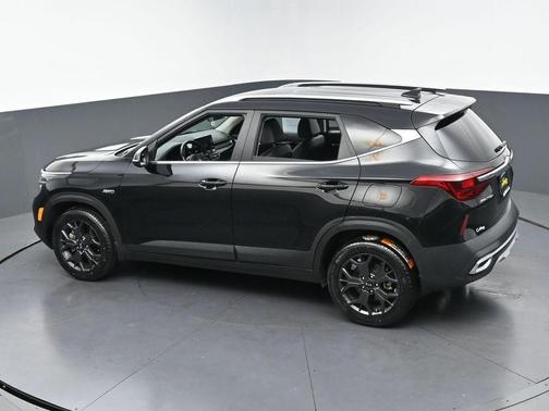 Cherry Black 2021 Kia Seltos EX