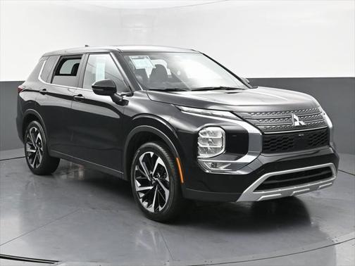 2024 Mitsubishi Outlander SE Black Edition w/Pano Roof S-AWC