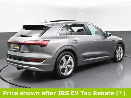 2019 Audi e-tron Premium Plus