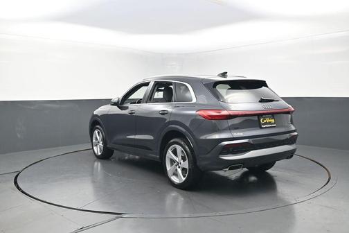 Tambora Gray Metallic 2025 Audi Q5 Premium Plus TFSI quattro S tronic
