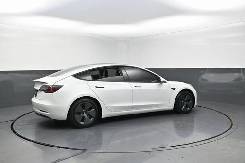 2022 Tesla Model 3 Standard Range