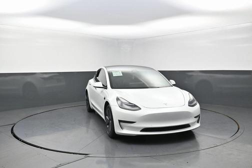 2022 Tesla Model 3 Standard Range