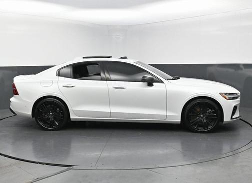 2023 Volvo S60 Recharge Plug-In Hybrid T8 Ultimate Black Edition