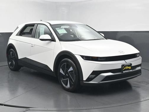 Atlas White 2025 Hyundai IONIQ 5 SE Standard Range