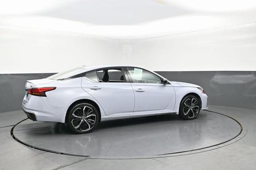 2023 Nissan Altima SR Intelligent AWD