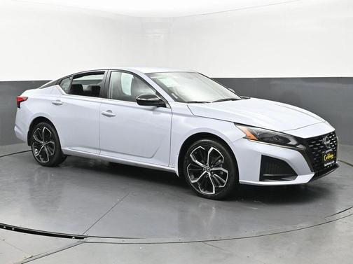 2023 Nissan Altima SR Intelligent AWD