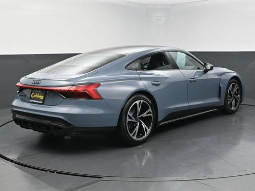 2023 Audi e-tron GT Premium Plus quattro