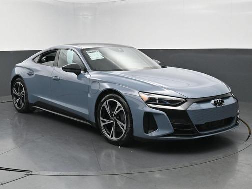 2023 Audi e-tron GT Premium Plus quattro
