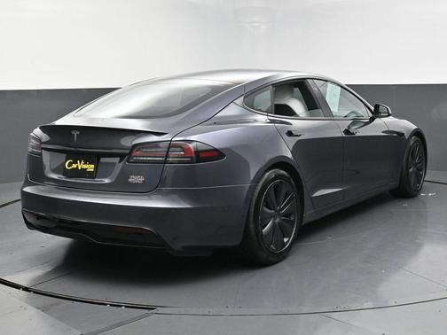 2022 Tesla Model S Plaid