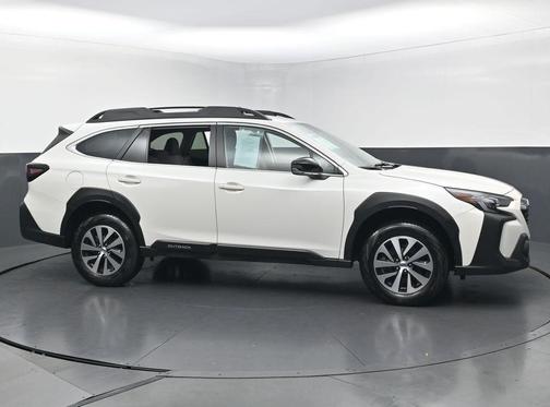 Crystal White Pearl 2025 Subaru Outback Premium