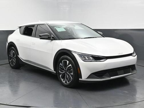 2024 Kia EV6 Light
