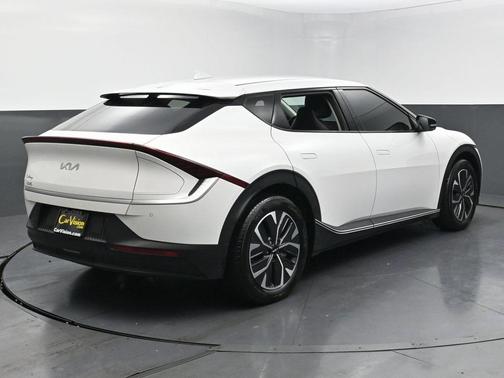 2024 Kia EV6 Light