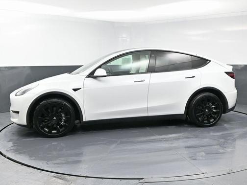 2021 Tesla Model Y Standard Range Rear-Wheel Drive