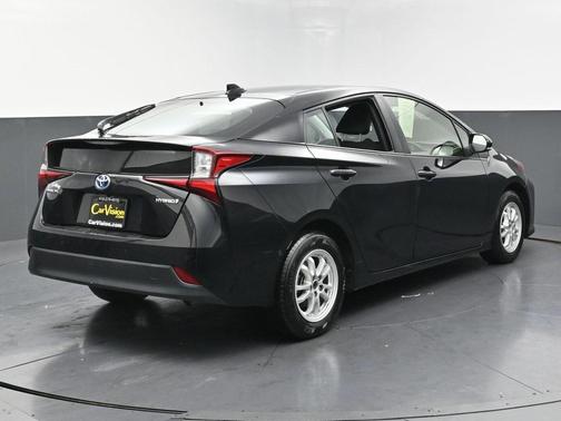 2022 Toyota Prius LE