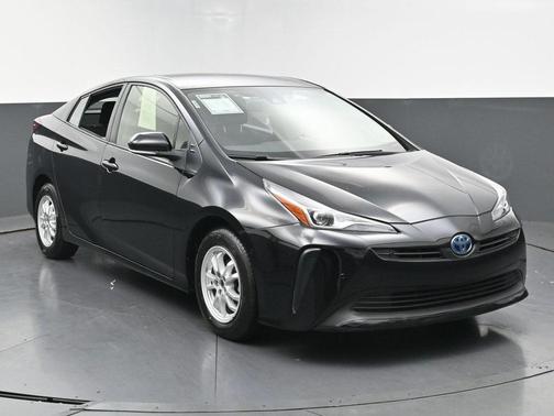 2022 Toyota Prius LE