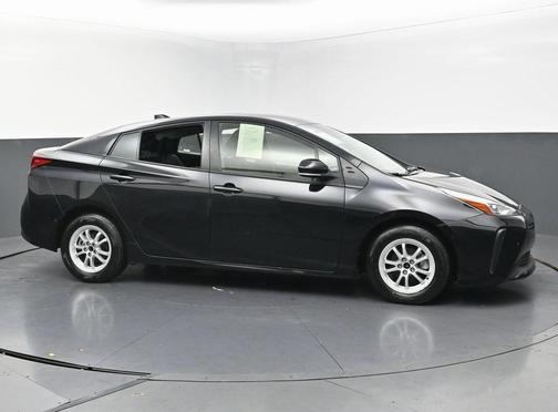 2022 Toyota Prius LE