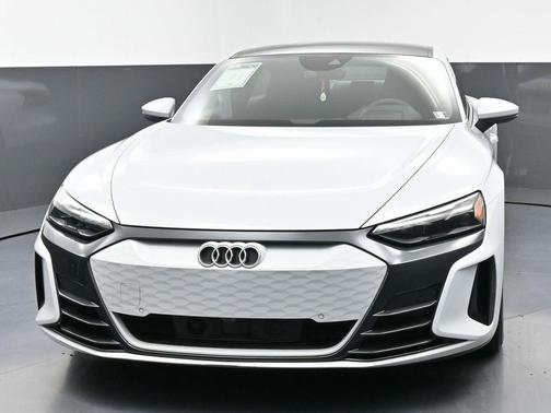 2023 Audi e-tron GT Premium Plus