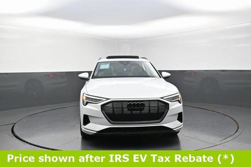 2022 Audi e-tron Premium Plus
