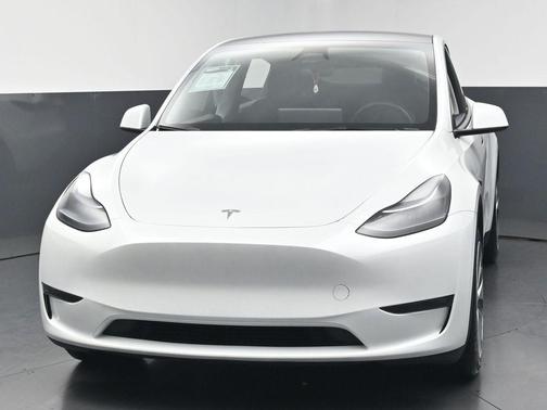 Pearl White Multi-Coat 2023 Tesla Model Y Long Range Dual Motor All-Wheel Drive