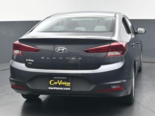 Gray 2020 Hyundai ELANTRA SE