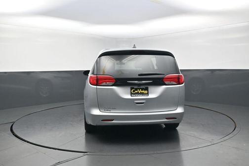Silver Mist Clearcoat 2022 Chrysler Voyager LX