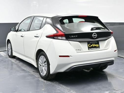 Glacier White 2023 Nissan Leaf S 40 kWh