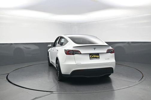 Pearl White Multi-Coat 2022 Tesla Model Y Performance Dual Motor All-Wheel Drive