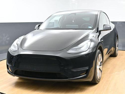 Solid Black 2023 Tesla Model Y Long Range
