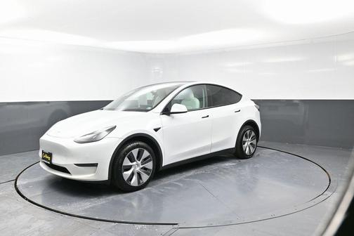 2022 Tesla Model Y Long Range Dual Motor All-Wheel Drive