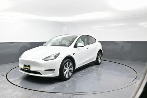 2022 Tesla Model Y Long Range Dual Motor All-Wheel Drive