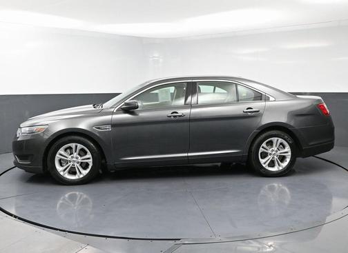 2017 Ford Taurus SE