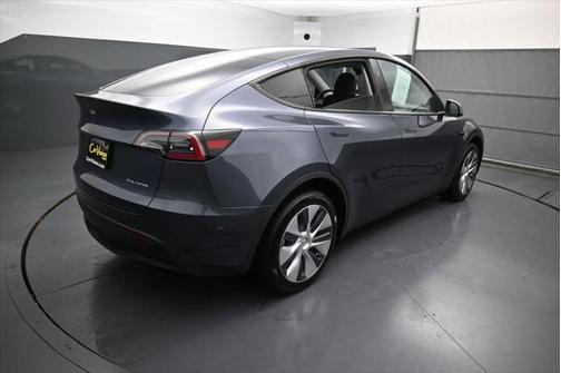 2024 Tesla Model Y Long Range Dual Motor All-Wheel Drive