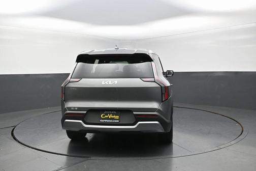 2024 Kia EV9 Light Long Range