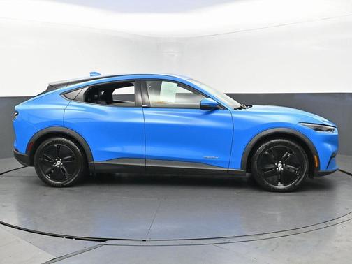 2022 Ford Mustang Mach-E Select