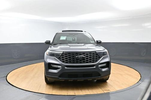 Gray Metallic 2021 Ford Explorer Platinum