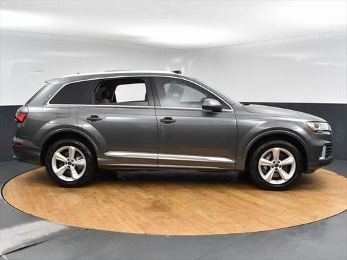 2023 Audi Q7 45 Premium
