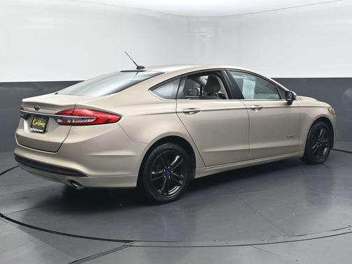 White Gold Metallic 2018 Ford Fusion Hybrid S