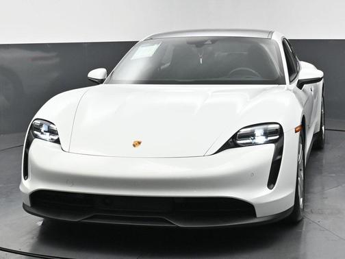 2022 Porsche Taycan 