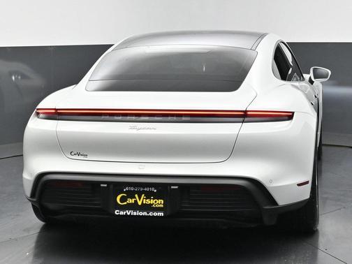 2022 Porsche Taycan 