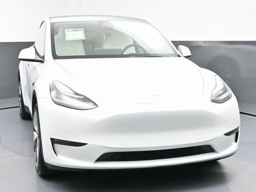 2022 Tesla Model Y Long Range Dual Motor All-Wheel Drive