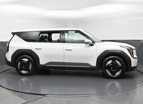 2024 Kia EV9 Light Short Range