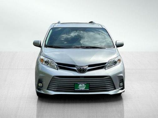 2019 Toyota Sienna XLE