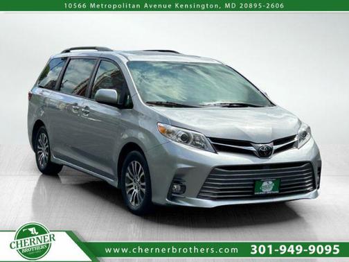 2019 Toyota Sienna XLE