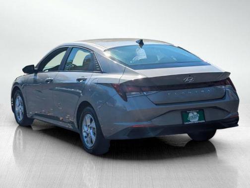 2021 Hyundai ELANTRA SE