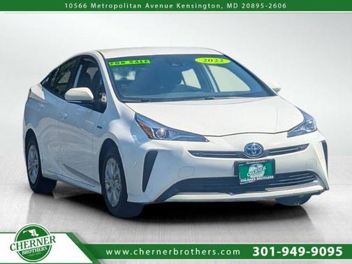 White 2022 Toyota Prius LE