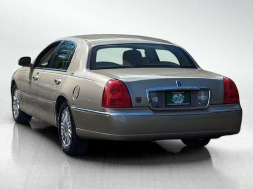 2011 Lincoln Town Car Signature