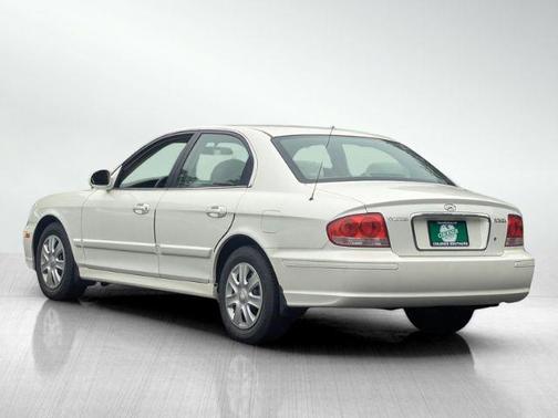 Golden Beige 2005 Hyundai SONATA GL